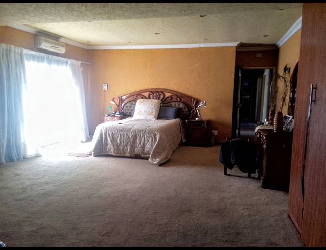 4 BEDROOM FREEHOLD FOR SALE IN WITPOORTJIE